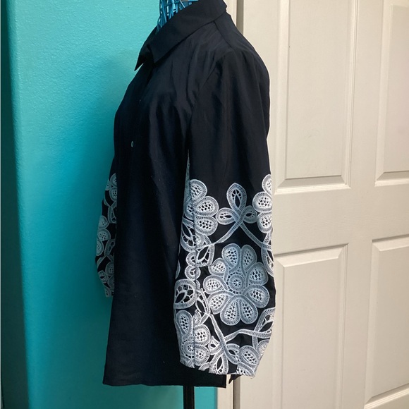 💥PRICE DROP💥 Embroidered Fluid Crepe Tunic Shirt - Picture 5 of 8